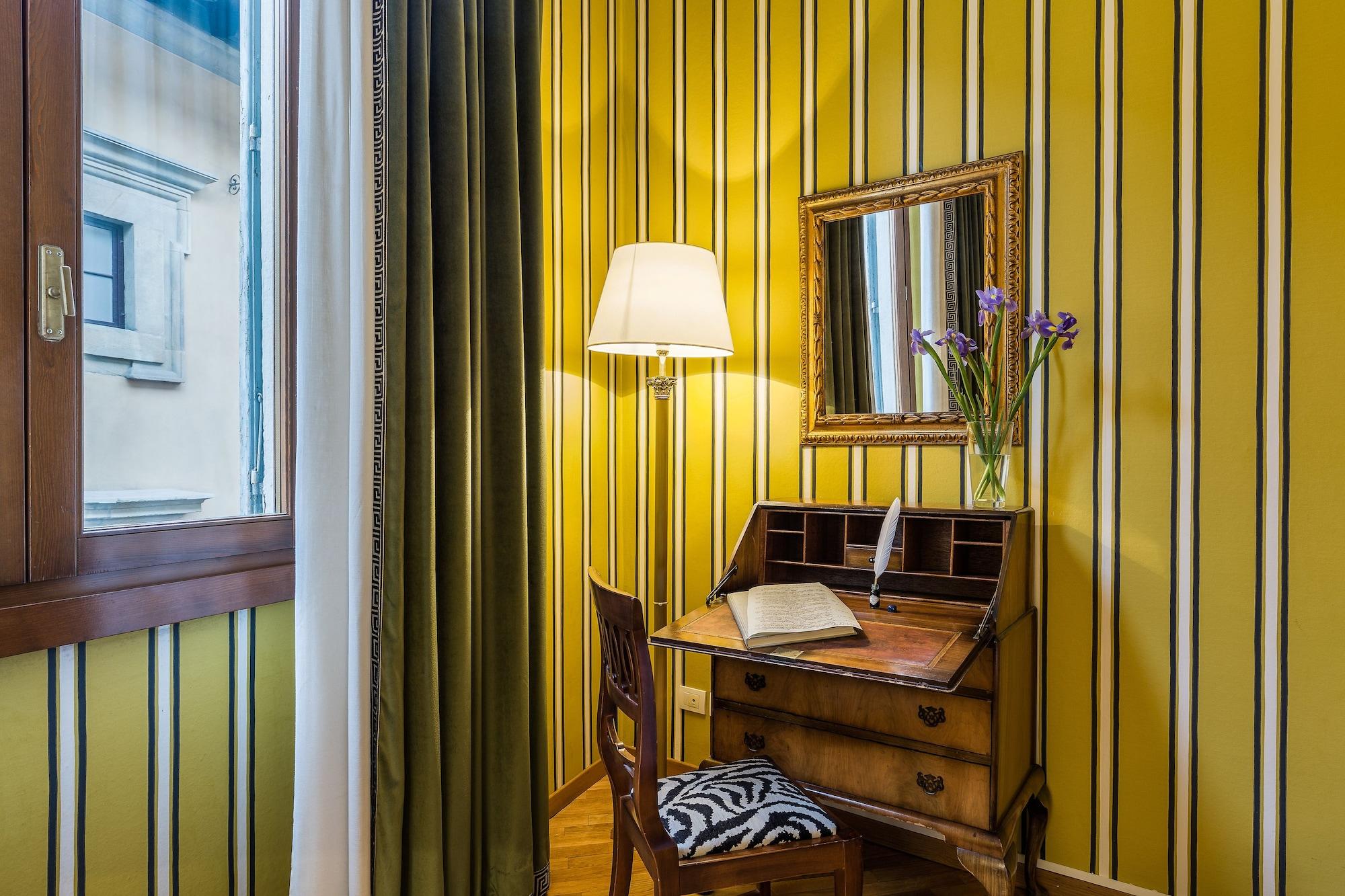 Room Mate Collection Isabella, Florencia Exterior foto